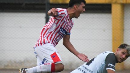 El defensor estará alejado de las canchas por lesión. El defensor estará alejado de las canchas por lesión.