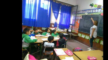 lomas: clase de educacion fisica y actividad en la biblioteca