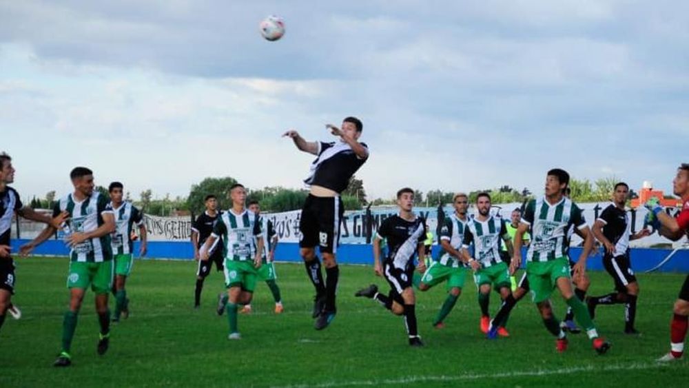Claypole arrancó con complicaciones en la Primera C.