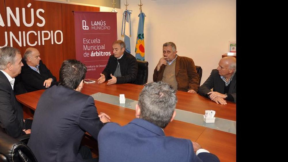 LANUS escuela-de-arbitros-municipal-03