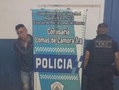 El hombre detenido tras el robo en Lomas de Zamora.