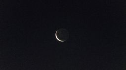 Las increíbles imágenes de la Luna sobre Lomas y el eclipse que se acerca.