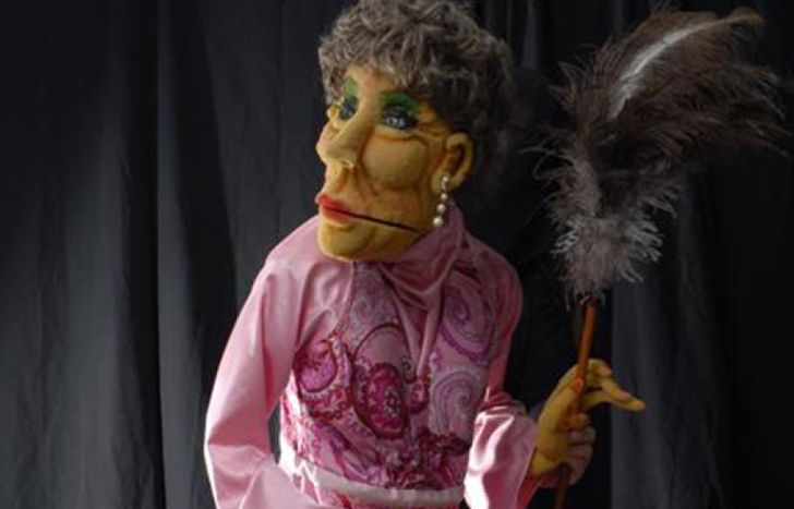 Beatriz, títeres para adultos en Temperley.