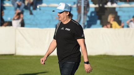 Perazzo ultima detalles de su equipo. Perazzo ultima detalles de su equipo.
