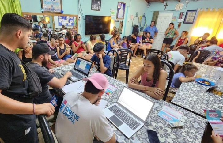 El monto de las becas pasará de $12.780 a $20 mil a partir de agosto.