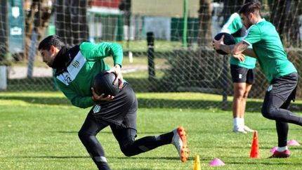 Con tres refuerzos, el plantel trabaja en el predio de Guillón.