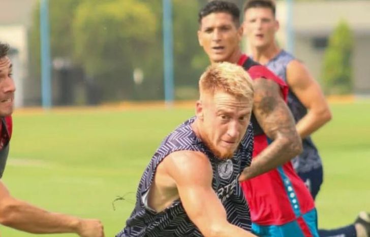 A puertas cerradas en Ezeiza.