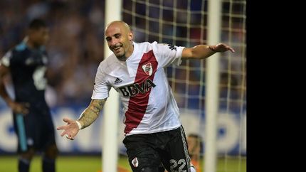 en colombia, river quiere sellar su pase a los octavos