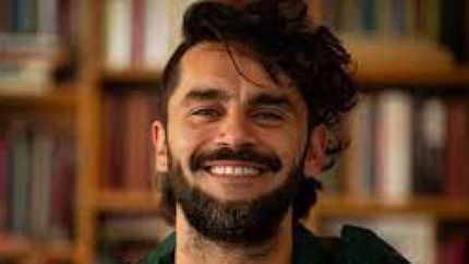 gonzalo heredia camina por las calles de la historia