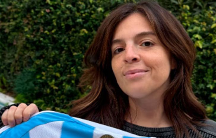 Dalma Maradona, con la camiseta de su papá.&nbsp;