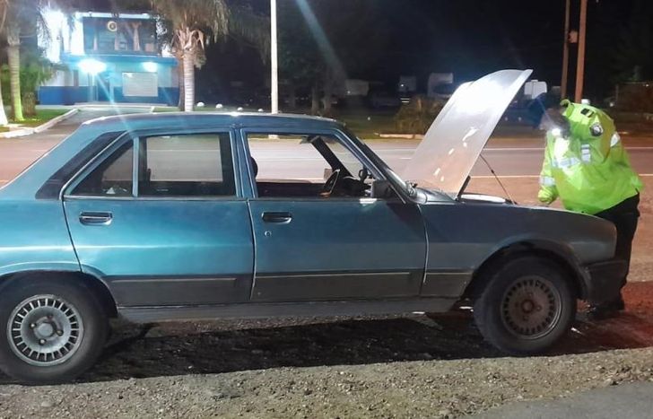 El auto robado en Lomas.