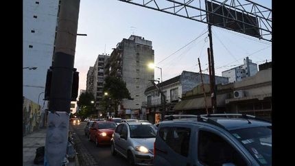 nuevas luminarias en la calle gorriti, desde loria a las vías.