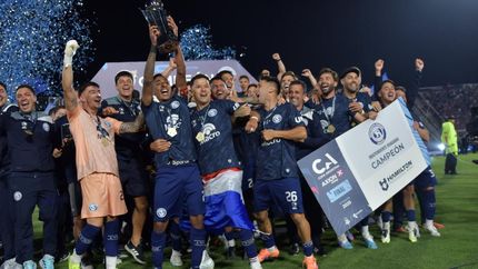 El club de Mendoza ganó la Copa Argentina. El club de Mendoza ganó la Copa Argentina.