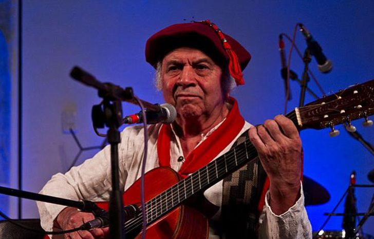 Un cantautor muy reconocido en el país y en el mundo.