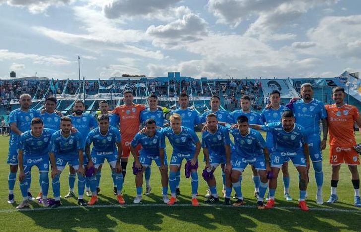 Todos en la foto del recuerdo con Federico Crivelli.