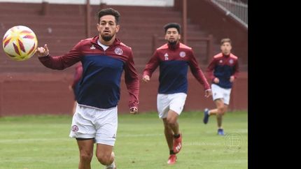 Los dos trabajaron de manera diferenciada y no están confirmadas para este sábado.