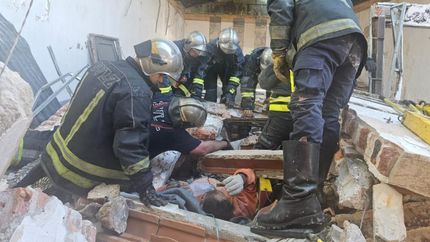 La víctima había quedado inmóvil debajo de los escombros.