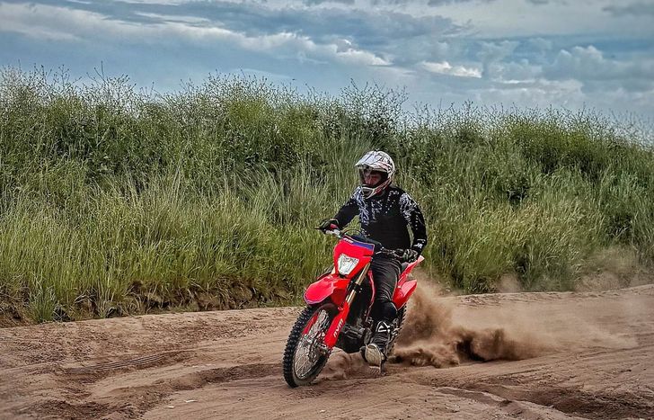 Un docente de Lomas correrá su primer rally en moto a los 42 años.
