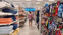 Por la desregulación de Javier Milei, China acapara el 70% de la importación textil. Por la desregulación de Javier Milei, China acapara el 70% de la importación textil.