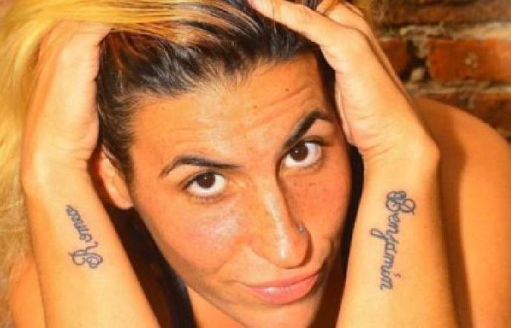 tenía tres hijos de tres, seis y nueve años, y el hecho se produjo en la casa de la familia.