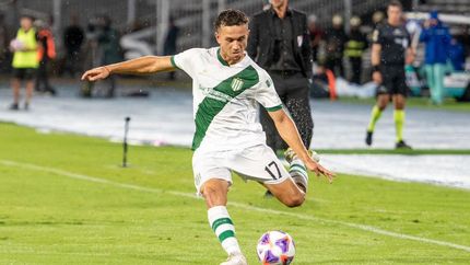 juan Bisanz anotó su primer gol en Primera