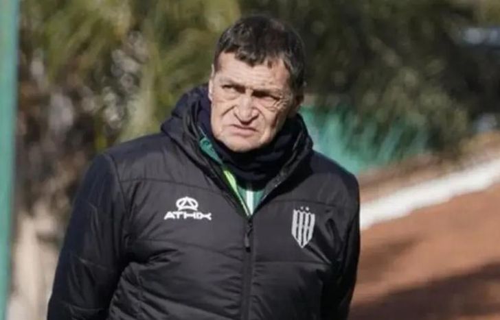 Falcioni espera por dos piezas claves del plantel en el mediocampo.