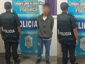 Los dos detenidos, en la comisaría de Villa Galicia.