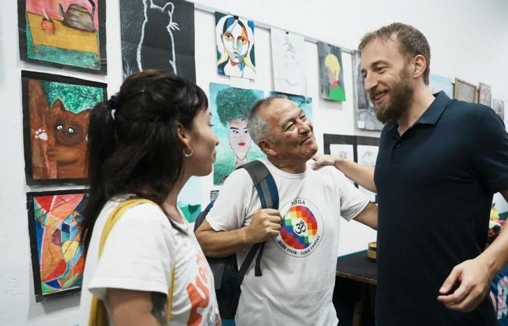 Nos da mucha alegría ver un centro cultural tan lleno de gente, celebró Otermín.