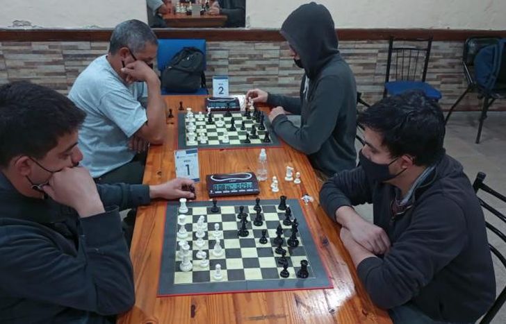 Los vecinos se divirtieron y compitieron sanamente.