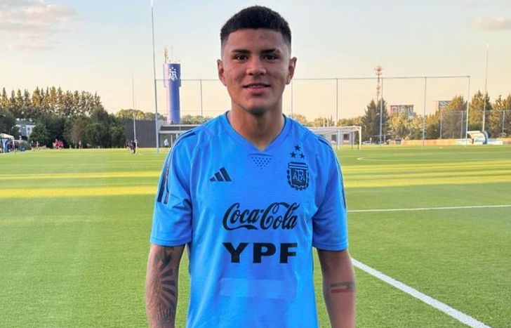 Dylan Aquino anotó el último tanto de la goleada ante Bolivia.