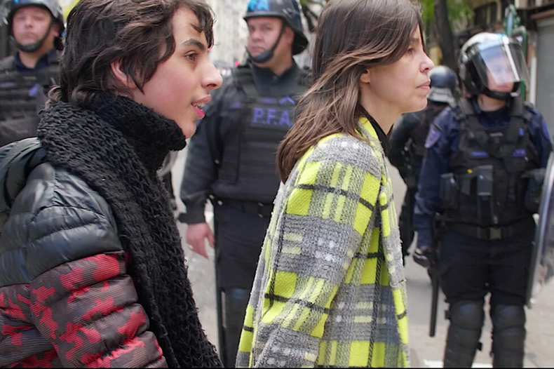 Valentina Bassi y Lisandro, en un film sobre el autismo. 