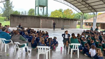 Clemente se puso a disposición para poder dar charlas en Lomas.