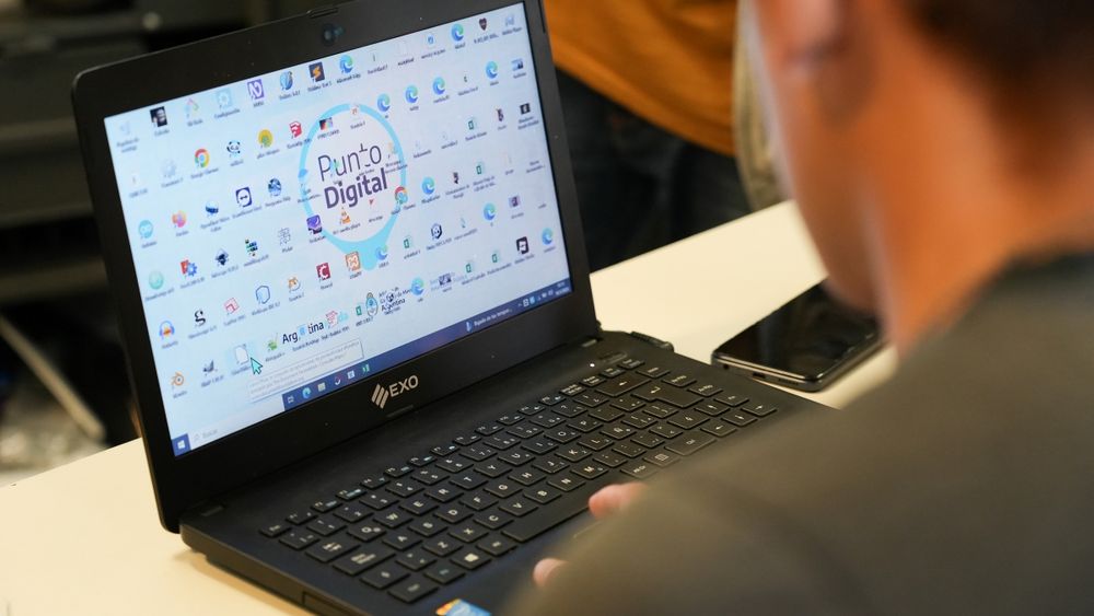 Lomas tiene un lugar para aprender sobre tecnología y herramientas digitales. Lomas tiene un lugar para aprender sobre tecnología y herramientas digitales.