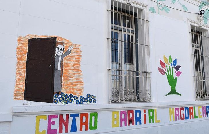 En Boulevard Polonia 33, Llavallol.