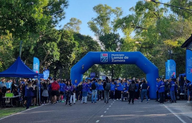 Un domingo que se tiñó de azul para concientizar sobre un trastorno que se presenta en 1 de cada 36 niños.