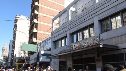 La oficina está en Hipólito Yrigoyen 9071.