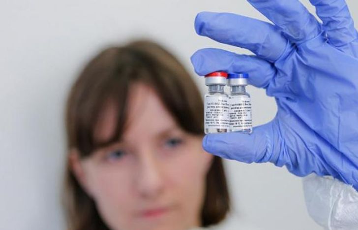 Existe una decena de posibles vacunas en la fase 3 de ensayos.