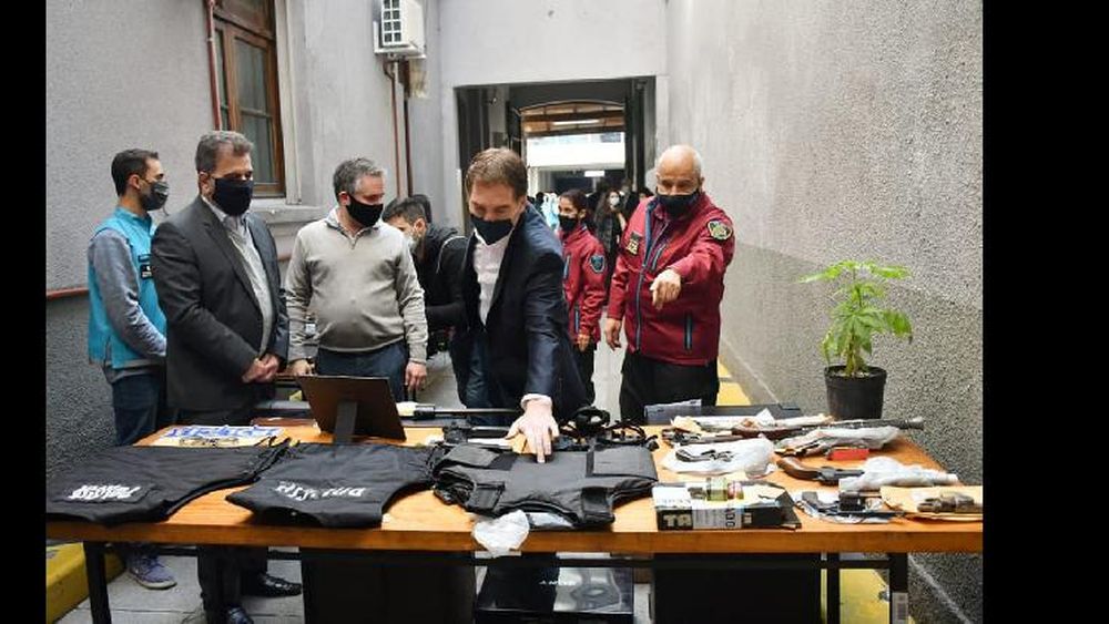 Desbarataron en la zona Sur a una megabanda que hacía entraderas y contaba con apoyo de policías