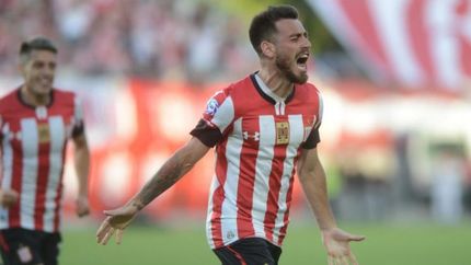 González anotó tres goles en el Pincha.