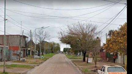 Estaba en la vereda de su casa ubicada en Tomás Alva Edison y Pio XII.