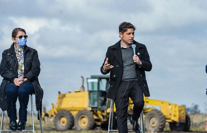 Acompañado por Katopodis y Blanca Cantero.