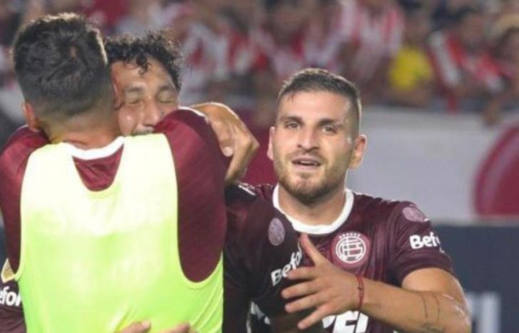 José María Canale anotó un golazo para el triunfo de Lanús.
