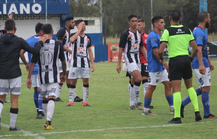 El Porvenir cayó con Berazategui y sufrió una expulsión.