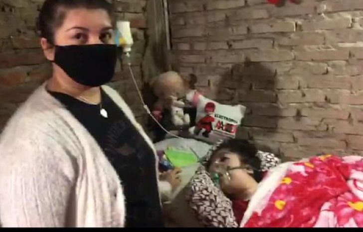 Araceli tiene 16 años y dificultades respiratorias y motrices.