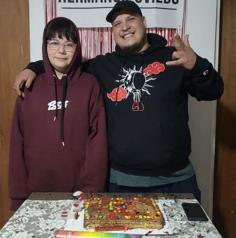 Los hermanos Oviedo habrían sido asesinados por un grupo de personas que quemaron su casa en Villa Fiorito.