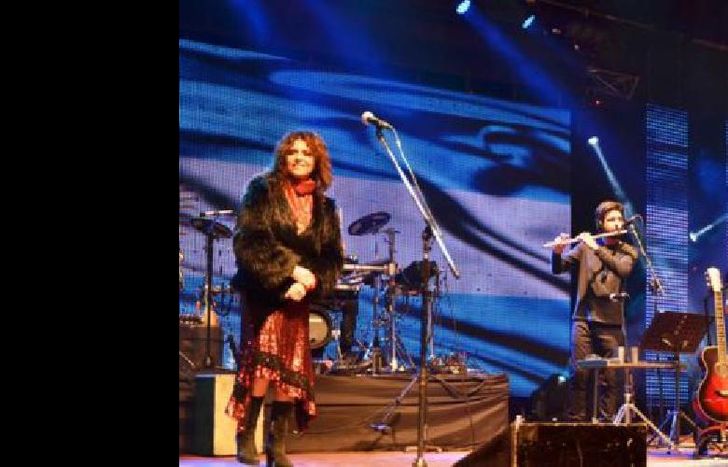 NOTA 1 -agitando pañuelos