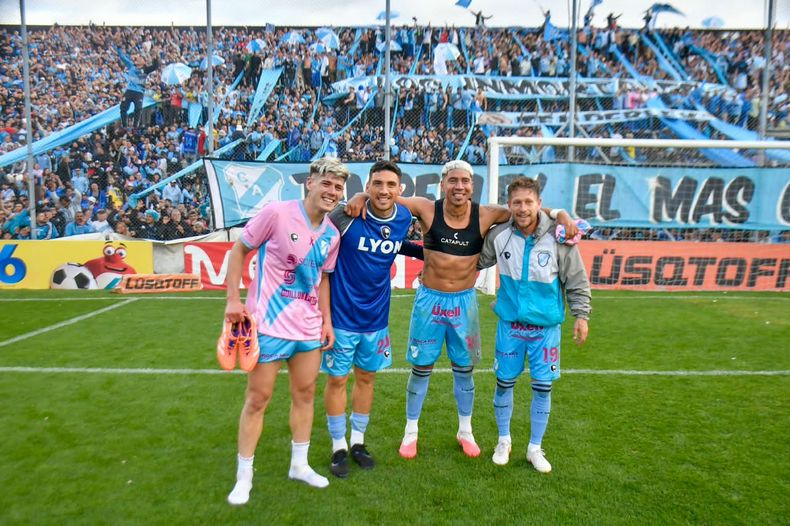 El festejo de Temperley ante su gente.