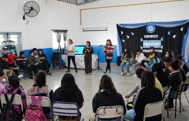 Hubo encuentros en primarias y secundarias de distintos barrios.