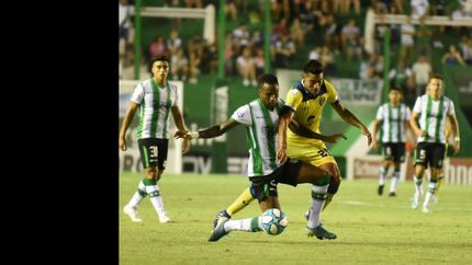 banfield volvio a masticar bronca en el lencho y no logra despegar