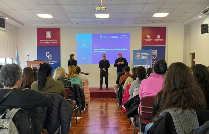 Los emprendedores suman conocimientos para potenciar su trabajo.